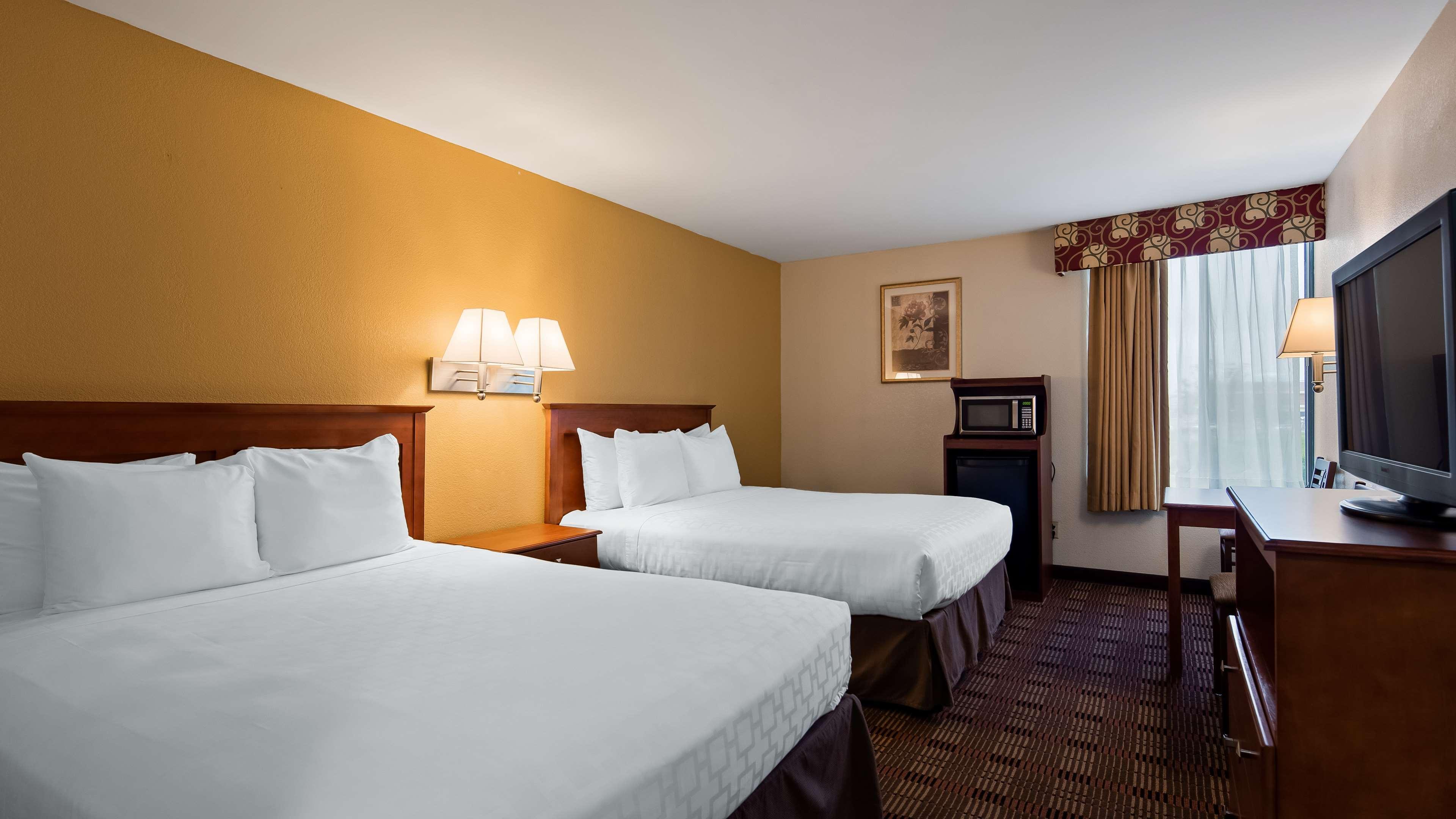 Surestay Hotel By Best Western East Brunswick Exterior photo