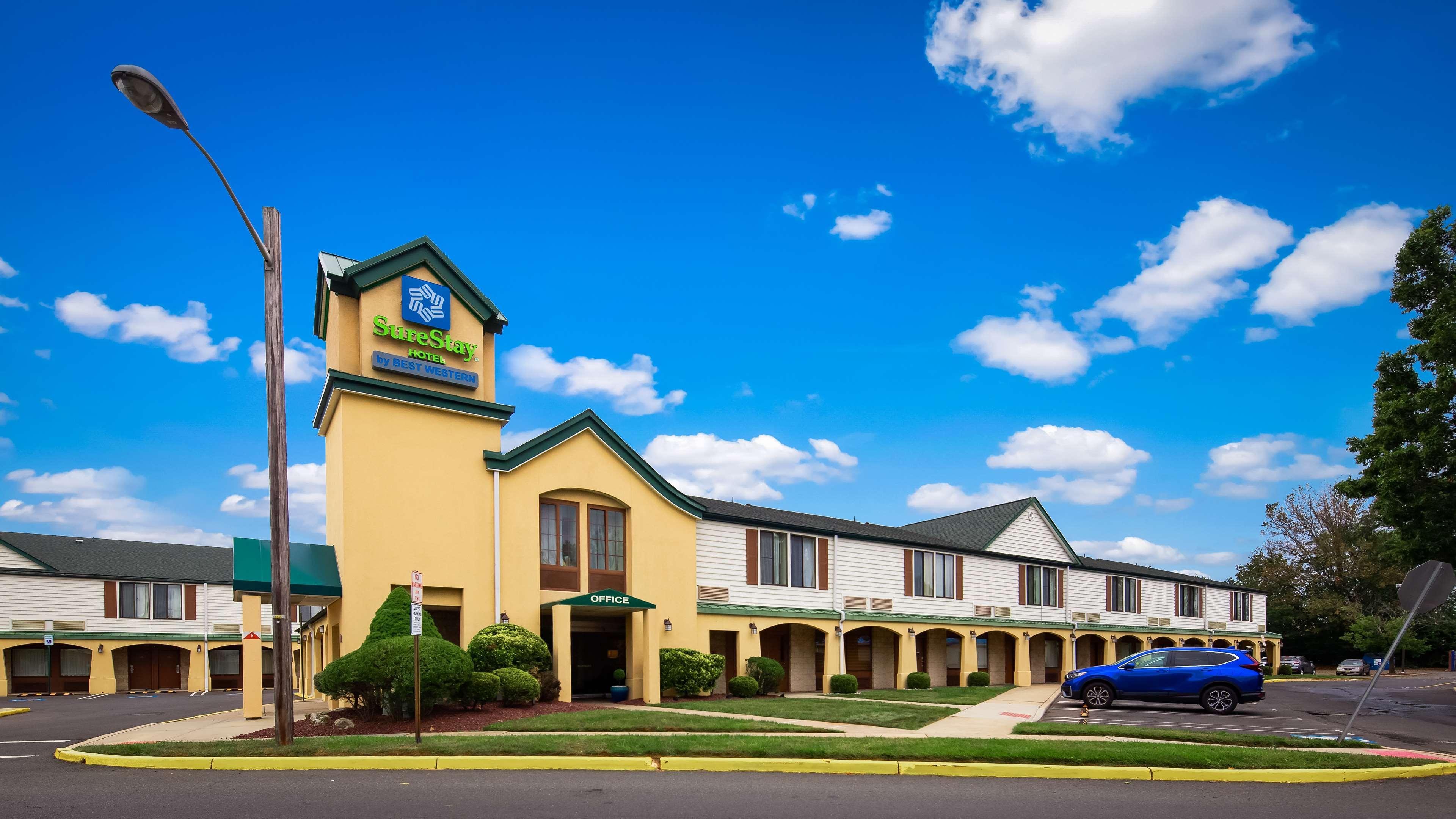 Surestay Hotel By Best Western East Brunswick Exterior photo